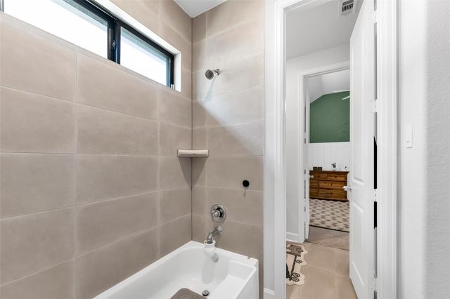 1027 Groveton Ridge Lane, Pinehurst, TX 77362