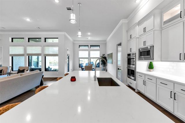 1027 Groveton Ridge Lane, Pinehurst, TX 77362