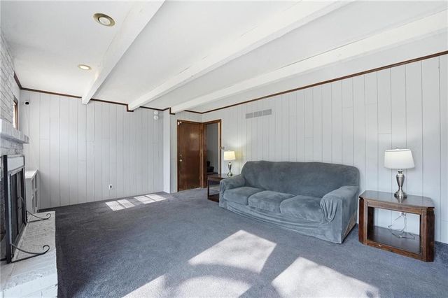 10401 W 93rd Terrace, Overland Park, KS 66214