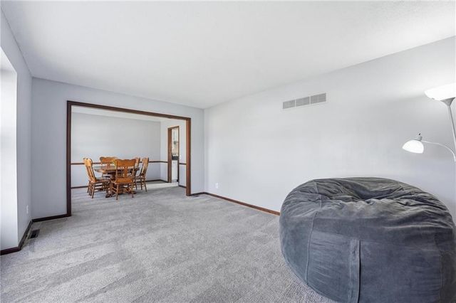 10401 W 93rd Terrace, Overland Park, KS 66214