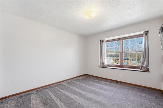 10401 W 93rd Terrace, Overland Park, KS 66214