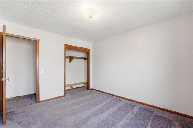 10401 W 93rd Terrace, Overland Park, KS 66214