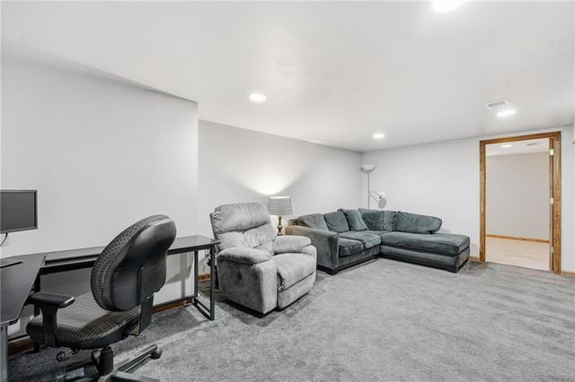 10401 W 93rd Terrace, Overland Park, KS 66214