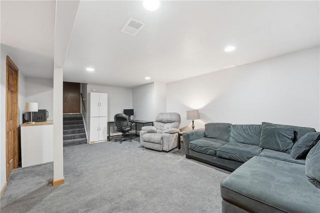 10401 W 93rd Terrace, Overland Park, KS 66214