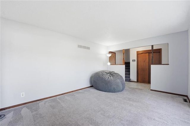 10401 W 93rd Terrace, Overland Park, KS 66214