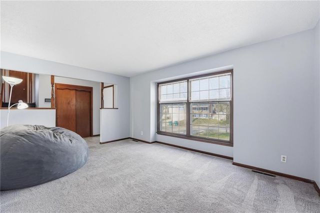 10401 W 93rd Terrace, Overland Park, KS 66214