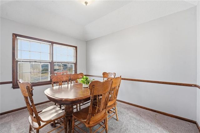 10401 W 93rd Terrace, Overland Park, KS 66214