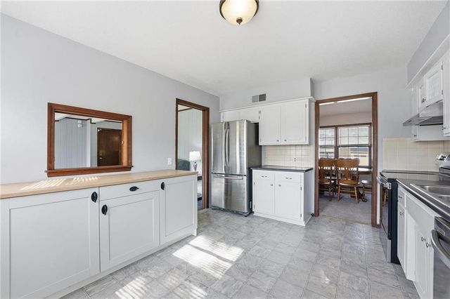 10401 W 93rd Terrace, Overland Park, KS 66214