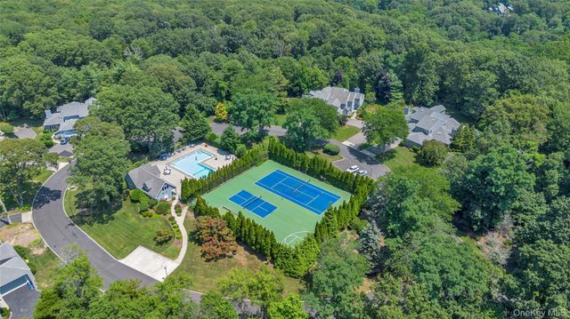 6 Gerriet Court, Northport, NY 11768