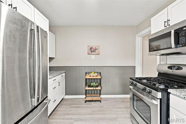 8901 Oneida Lane, St Louis, MO 63114