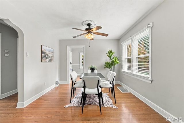 8901 Oneida Lane, St Louis, MO 63114