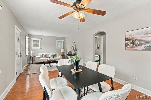 8901 Oneida Lane, St Louis, MO 63114