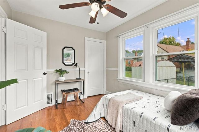 8901 Oneida Lane, St Louis, MO 63114