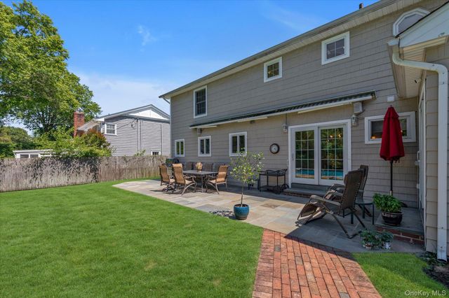 13 Darby Place, Glen Head, NY 11545
