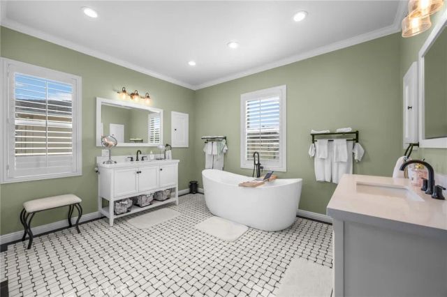 2707 Ashwood, Costa Mesa, CA 92626