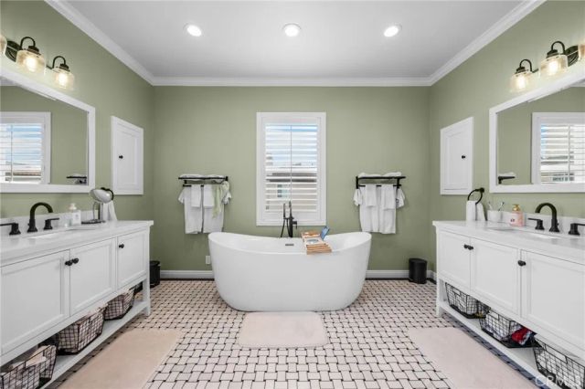 2707 Ashwood, Costa Mesa, CA 92626