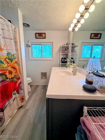 728 Johnson Plank Road NE, Warren, OH 44481