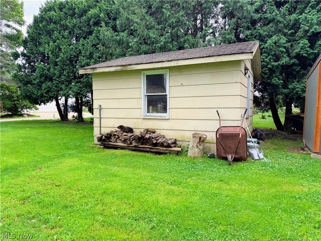 728 Johnson Plank Road NE, Warren, OH 44481