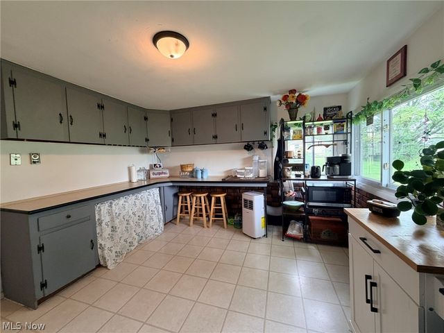 728 Johnson Plank Road NE, Warren, OH 44481
