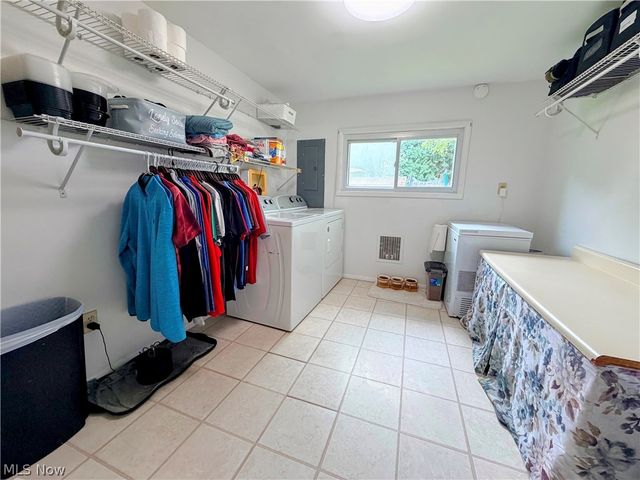728 Johnson Plank Road NE, Warren, OH 44481