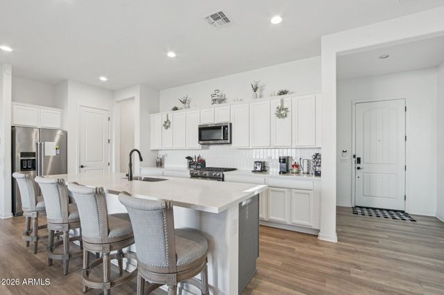 19770 W MONTECITO Avenue, Litchfield Park, AZ 85340