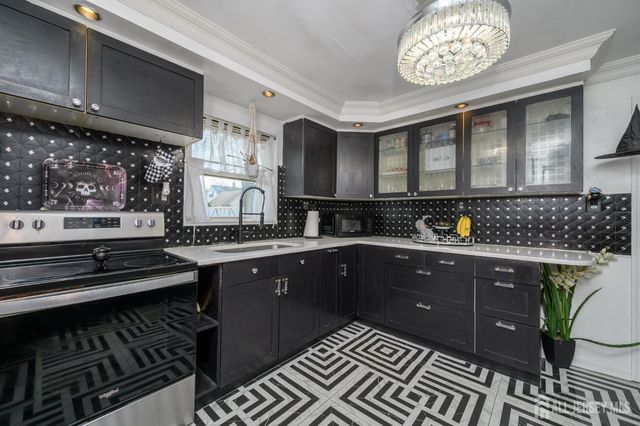 373 Fairview Avenue, Colonia, NJ 07067