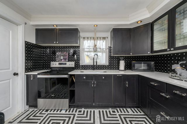 373 Fairview Avenue, Colonia, NJ 07067