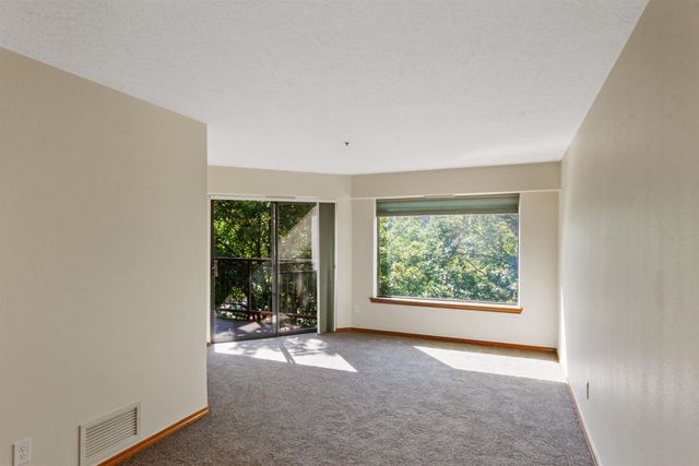 221 E Rockwood Blvd, Spokane, WA 99202