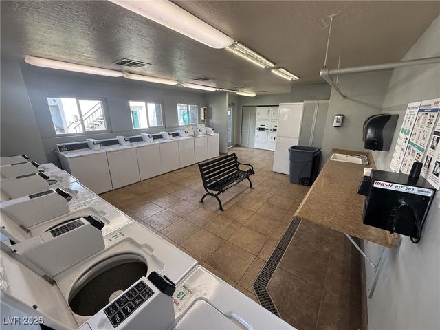 1455 East Katie Avenue L23, Las Vegas, NV 89119