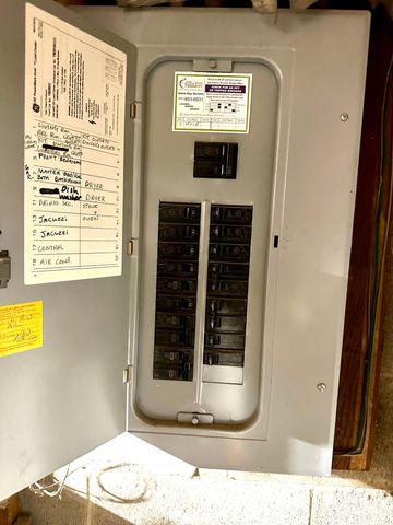 7849 61st Avenue N, New Hope, MN 55428