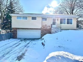 7849 61st Avenue N, New Hope, MN 55428