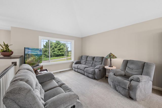 1850 357th Avenue NE, Cambridge, MN 55008
