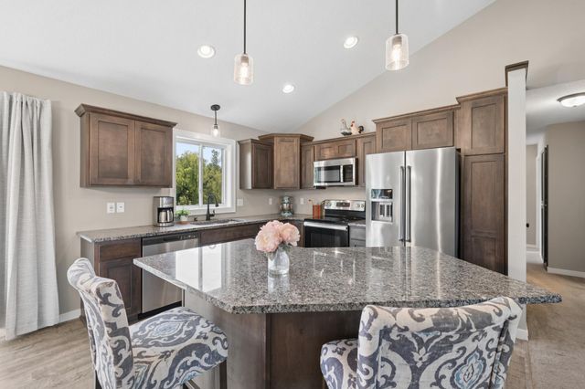 1850 357th Avenue NE, Cambridge, MN 55008