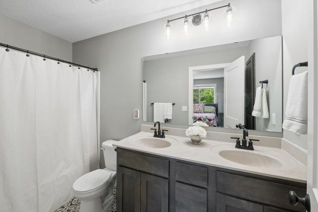 1850 357th Avenue NE, Cambridge, MN 55008