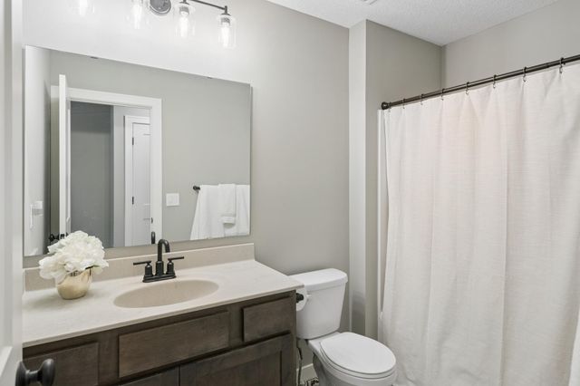1850 357th Avenue NE, Cambridge, MN 55008