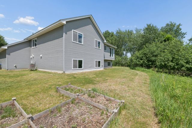 1850 357th Avenue NE, Cambridge, MN 55008
