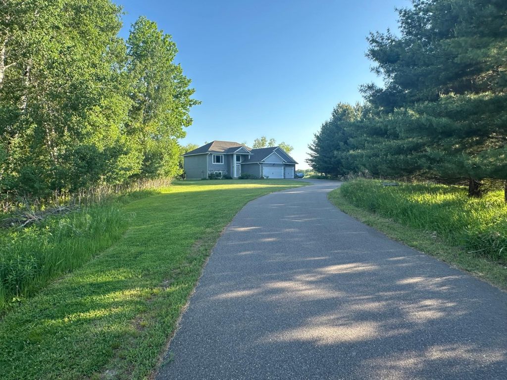 1850 357th Avenue NE, Cambridge, MN 55008