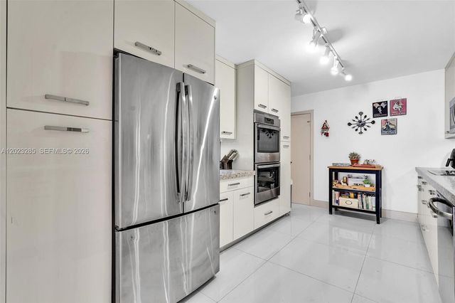 2500 Parkview Dr 1514, Hallandale Beach, FL 33009