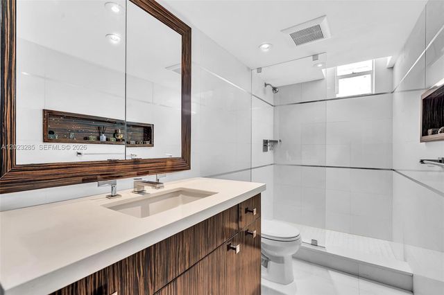 2500 Parkview Dr 1514, Hallandale Beach, FL 33009