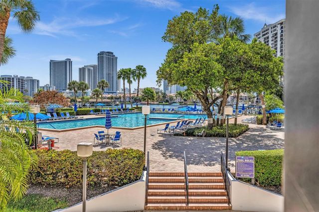 2500 Parkview Dr 1514, Hallandale Beach, FL 33009