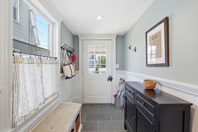 26 Manomet Ave, Hull, MA 02045