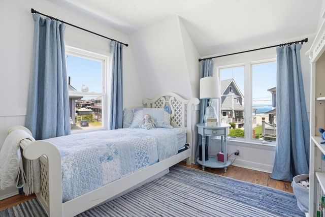 26 Manomet Ave, Hull, MA 02045