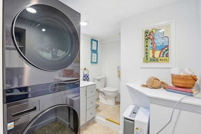 26 Manomet Ave, Hull, MA 02045