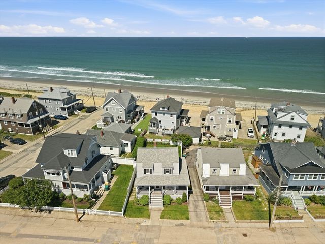 26 Manomet Ave, Hull, MA 02045
