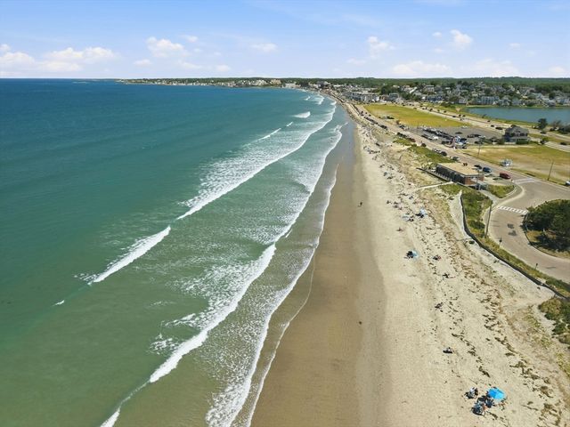 26 Manomet Ave, Hull, MA 02045