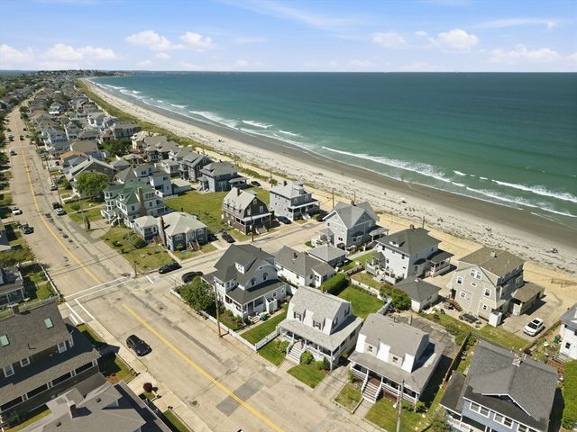 26 Manomet Ave, Hull, MA 02045