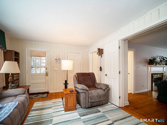 71 Vista Road, North Haven, CT 06473