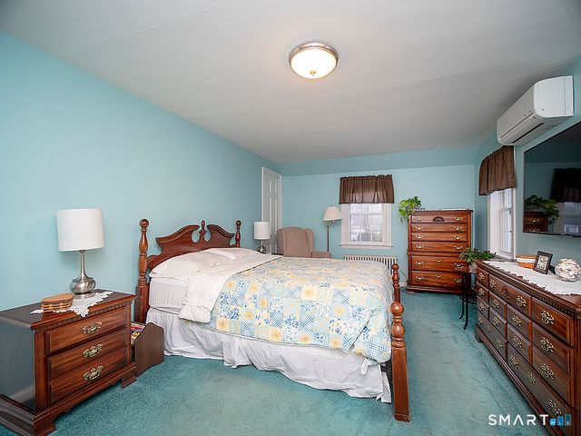 71 Vista Road, North Haven, CT 06473