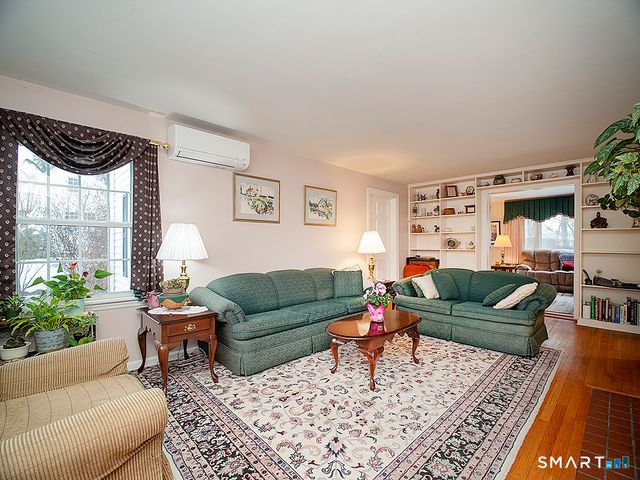 71 Vista Road, North Haven, CT 06473