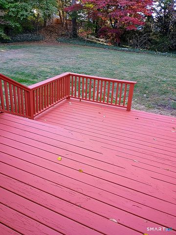 71 Vista Road, North Haven, CT 06473